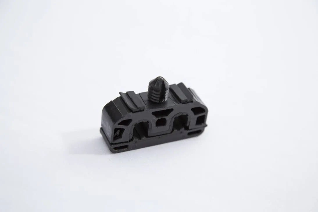 Fluid Handling Components 11 Clip